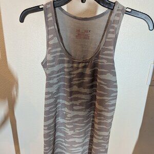 Under Armour Grey Camo Gray Tank Top Womens Size M